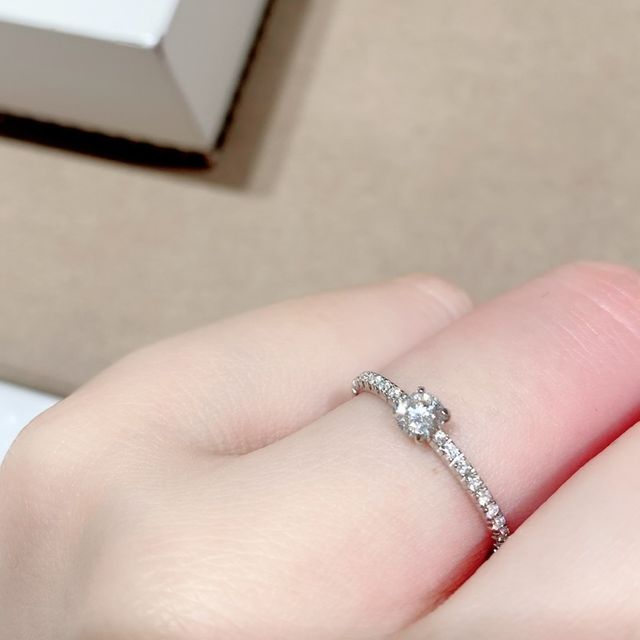 【ブシュロン(BOUCHERON)の口コミ】 高さがなく、かなり普段使いしやすい指輪だと思います。パヴェダイヤがし…