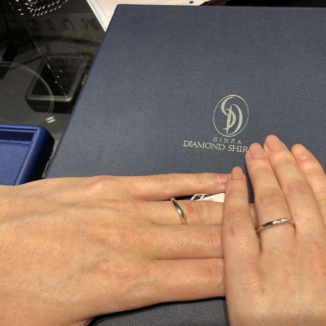 【銀座ダイヤモンドシライシの口コミ】 ウェーブのさりげなくキラリを探していて、他のお店もたくさん回った。そ…