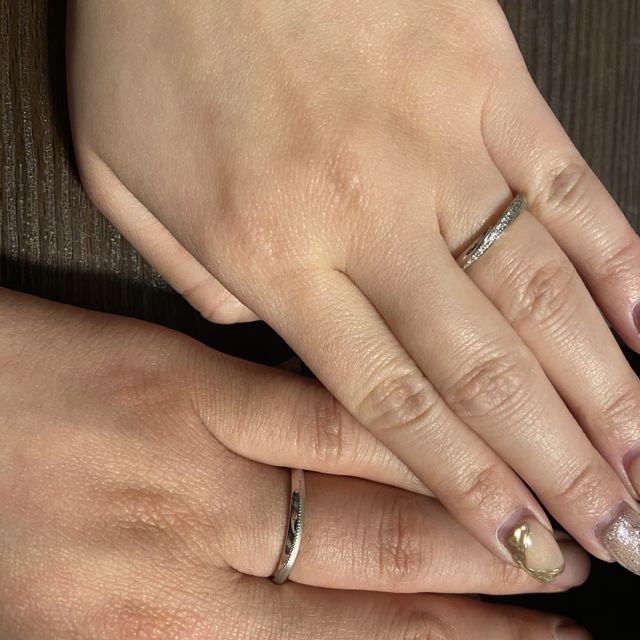 【エクセルコダイヤモンド(EXELCO DIAMOND)の口コミ】 ほとんどの男性用の結婚指輪は、すごくシンプルなデザイン又は女性デザイ…