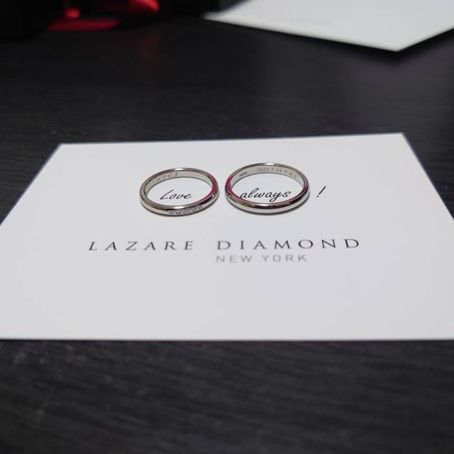 【ラザール ダイヤモンド(LAZARE DIAMOND)の口コミ】 シンプルかつ長く丈夫に着用できるものが良かったので、石はあまり出っぱ…