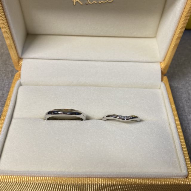 【ケイウノ ブライダル(K.UNO BRIDAL)の口コミ】 指輪をつけた時に他ブランドに感じないフィット感がありました。
詳しくは…