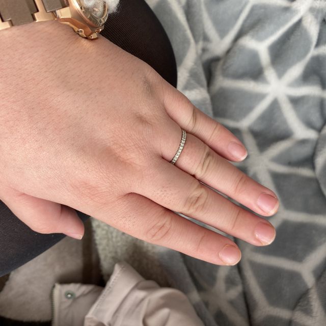 【4℃ BRIDAL(ヨンドシーブライダル)の口コミ】 キラキラしてるのが好きでかなり悩みました、、、来店予約したお陰でダイ…