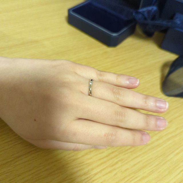 【銀座ダイヤモンドシライシの口コミ】 結婚指輪は婚約指輪に比べて、毎日使うものだと考えました。そのため、豪…