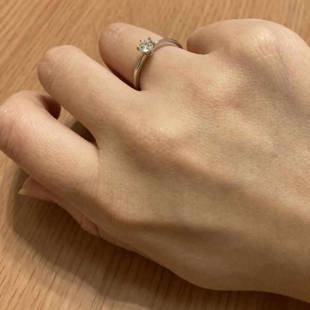 【アイプリモ(I-PRIMO)の口コミ】 彼がプロポーズ前にひとりで選んでくれた指輪なのですが、ダイヤモンドの…