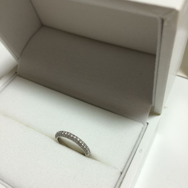 【ギンザタナカブライダル(GINZA TANAKA BRIDAL)の口コミ】 他ブランドですが婚約指輪を買った時に、カタログにその婚約指輪とパヴェ…