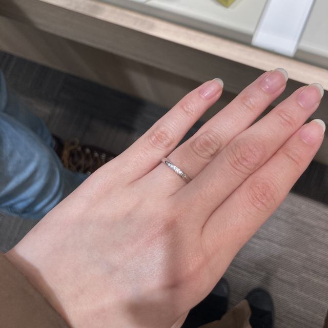【Something Blue(サムシングブルー)の口コミ】 初めて知るブランドの指輪でしたが、ダイヤモンドの輝きがとても控えめで…