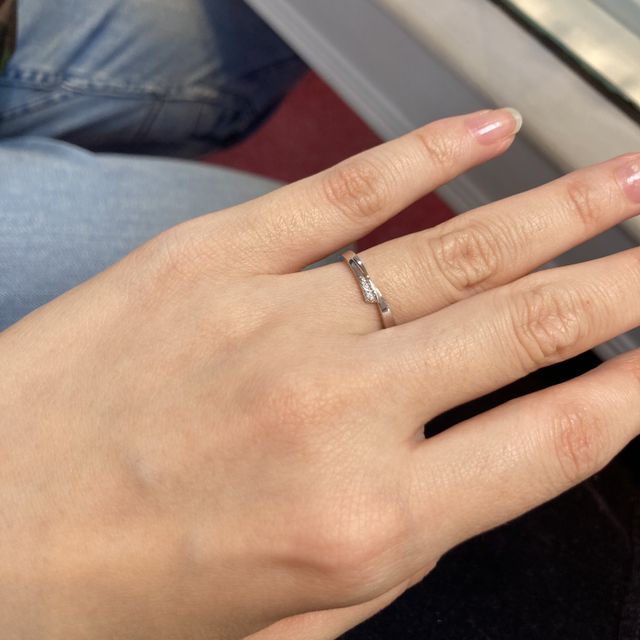 【アンジェリックフォセッテ(Angelique Fossette)の口コミ】 色々なショップでたくさんの指輪を見てきましたが、このデザインは初めて…