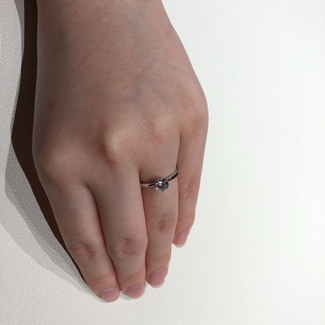 【アイプリモ(I-PRIMO)の口コミ】 せっかくのダイヤモンド付きの指輪なので、シンプルだけどオシャレさのあ…