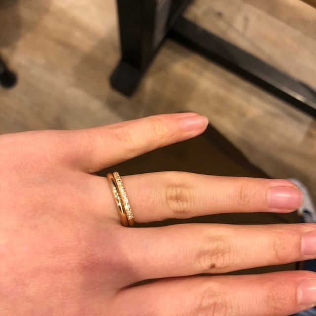 【鎌倉彫金工房の口コミ】 以前彼女に同じ店舗で婚約指輪をプレゼントしていて、婚約指輪と一緒に重…