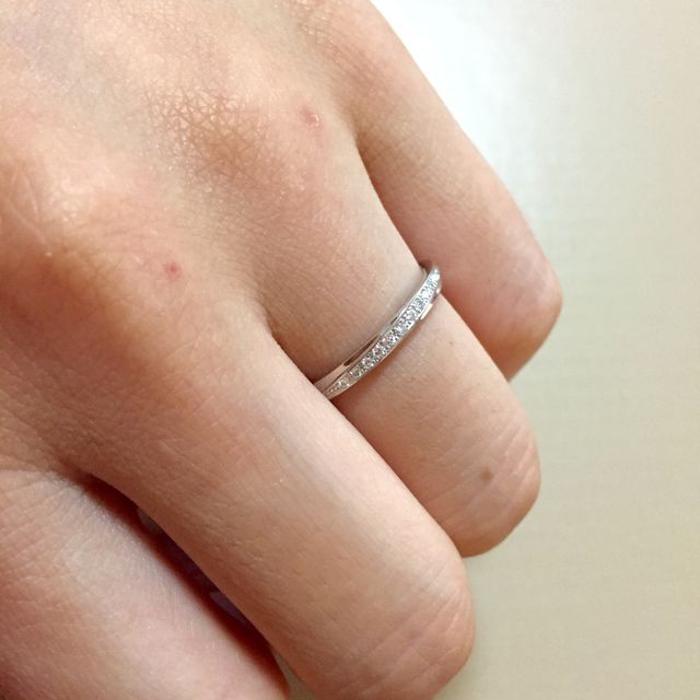 【LEHAIM(レハイム)の口コミ】 ストレートでさっぱりしたデザインの中に、女性はメレダイヤがナナメにた…