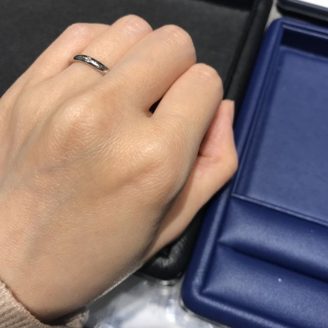 【銀座ダイヤモンドシライシの口コミ】 一粒ダイヤで、シンプルな雰囲気ながらも、さりげない可愛らしさ、個性が…