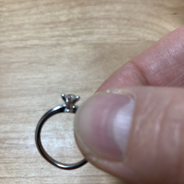 【ケイウノ ブライダル(K.UNO BRIDAL)の口コミ】 婚約者がデザイナーの方に指輪に対する色々な思いを伝えて、デザイナーの…