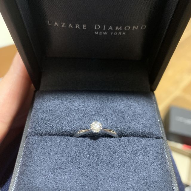 【ラザール ダイヤモンド(LAZARE DIAMOND)の口コミ】 来店当初は、一番お手頃な婚約指輪を購入したいという考えでしたが、さま…