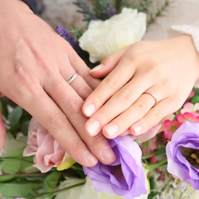 【TANZO.(鍛造指輪)の口コミ】 既成のデザインと違いデザインを自分達で決めることができること、着け心…