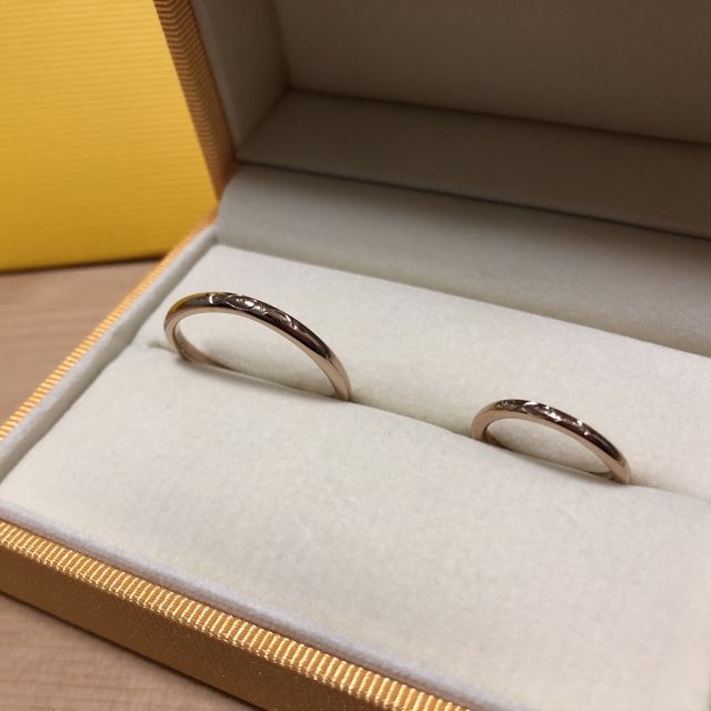 【ケイウノ ブライダル(K.UNO BRIDAL)の口コミ】 肌馴染みのいいピンクゴールドの地金にしました。
お互い指輪に対してこだ…