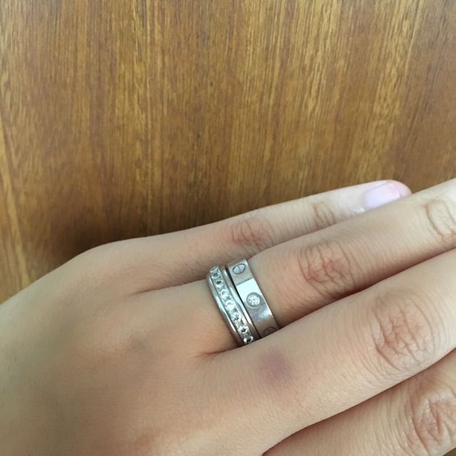 【カルティエ(Cartier)の口コミ】 普通な決め手にはなってしまいますが、主人は婚約指輪を渡す時はこちらの…