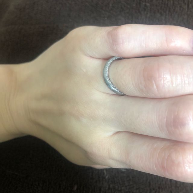 【TANZO.(鍛造指輪)の口コミ】 オーダーで製作できるところを探していて
重厚感のあるブランドの雰囲気と…