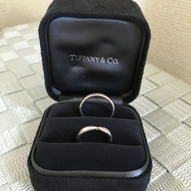 【ティファニー(Tiffany & Co.)の口コミ】 婚約指輪がティファニーだったので、重ね付けを考えて他のブランドは考慮…