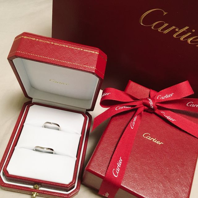 【カルティエ(Cartier)の口コミ】 指が綺麗に見えるなめらかなvラインが気に入りました。肌なじみもよく、シ…