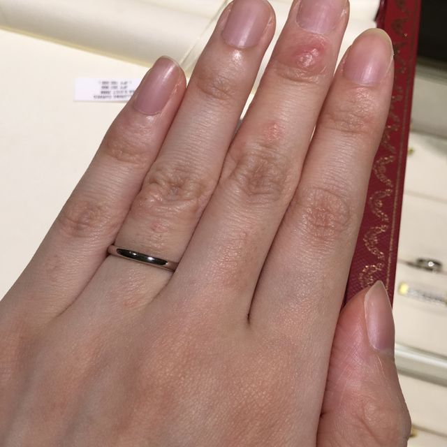 【カルティエ(Cartier)の口コミ】 ストレートでシンプルなプラチナリングです。とてもシンプルなので飽きず…