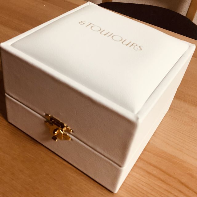 【et TOUJOURS(トゥージュール)の口コミ】 シンプルだけどワンポイント何かあるような、ずっと付けていられるものが…