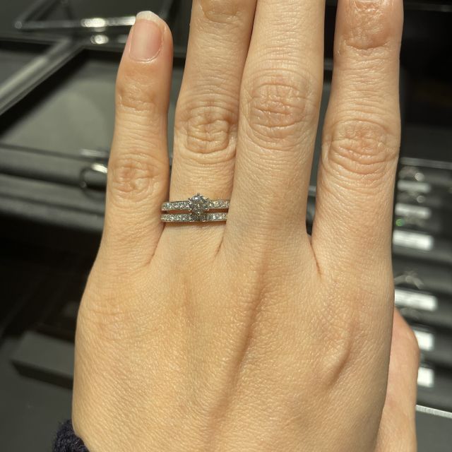 【エクセルコダイヤモンド(EXELCO DIAMOND)の口コミ】 いろんなブランドさんのデザインを見てきましたが、とてもダイヤがキレイ…