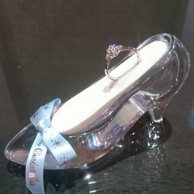 【Disney Cinderella(ディズニー シンデレラ)の口コミ】 ディズニーが好きでいろいろ見て探していましたが、飽きがこないデザイン…