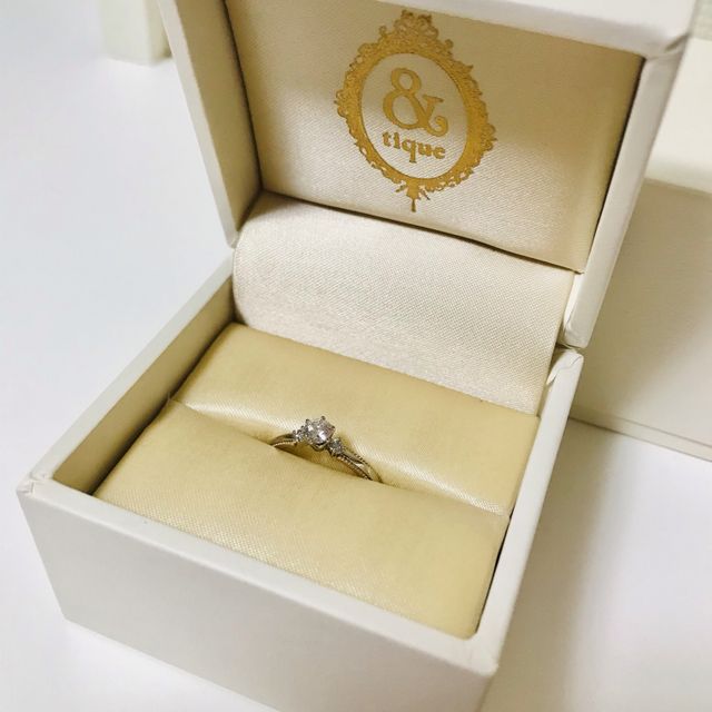 【&tique(アンティック)の口コミ】 婚約指輪は旦那さんが選んで、サプライズで頂きました。
存在感もありなが…