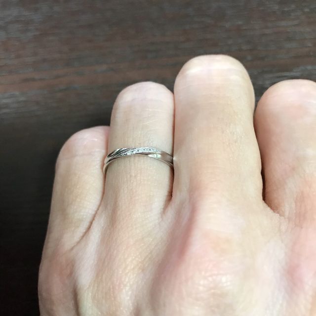 【insembre(インセンブレ)の口コミ】 今回結婚指輪という事で、2人ともがはめるので悩みに悩みました。ペアのも…