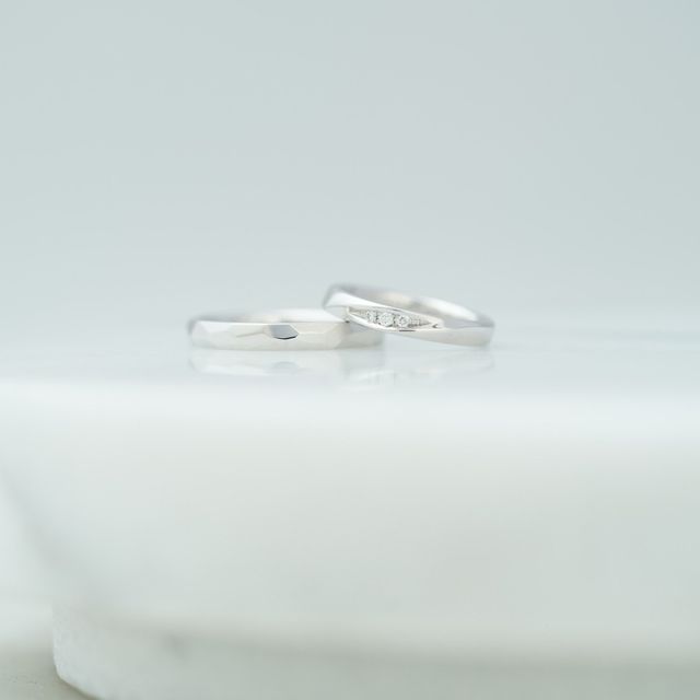 【THREE TREES(スリーツリーズ)の口コミ】 せっかくの結婚指輪なので、思い出に残るものを…
と思って2人で手…