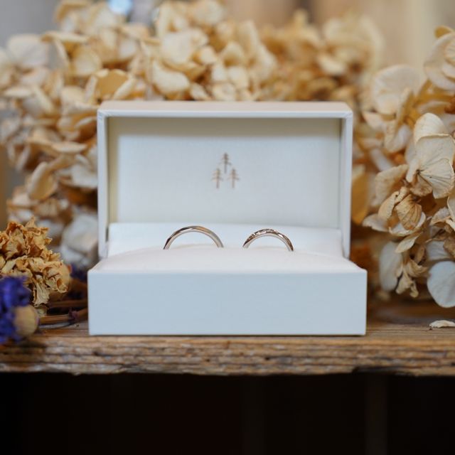 【THREE TREES(スリーツリーズ)の口コミ】 どこの指輪にしようか迷っていた時に、友人から聞いて気になったのでまず…