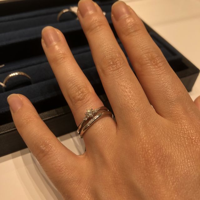 【4℃ BRIDAL(ヨンドシーブライダル)の口コミ】 婚約指輪と結婚指輪はプラチナ素材でどちらもダイヤモンドが入っているも…