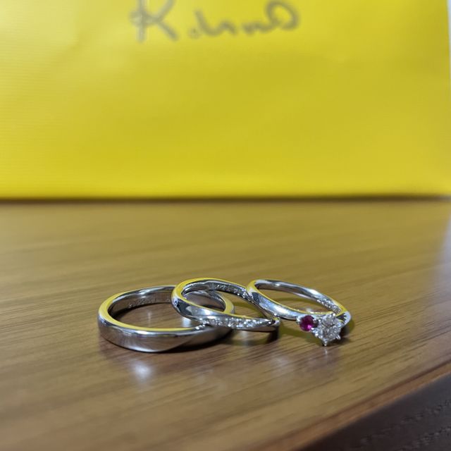 【ケイウノ ブライダル(K.UNO BRIDAL)の口コミ】 婚約指輪はフルオーダーメイドのものを送ってもらいました。思い出のある…