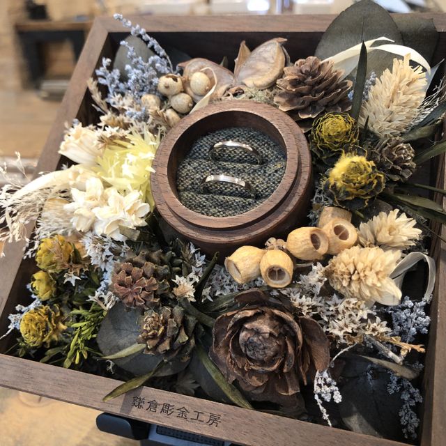 【鎌倉彫金工房の口コミ】 ずっとつけていられる(化学変化がない)ということで、2人ともプラチナを選…