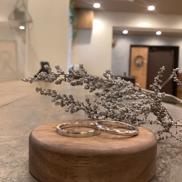 【鎌倉彫金工房の口コミ】 ずっとつけていられる(化学変化がない)ということで、2人ともプラチナを選…