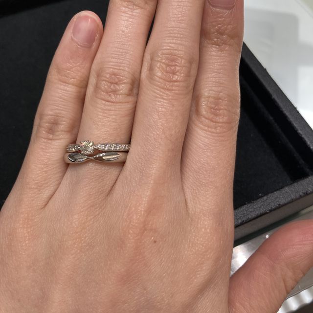 【ティファニー(Tiffany & Co.)の口コミ】 仕事上派手でない結婚指輪の方がいいけど、シンプルすぎるデザインも寂し…