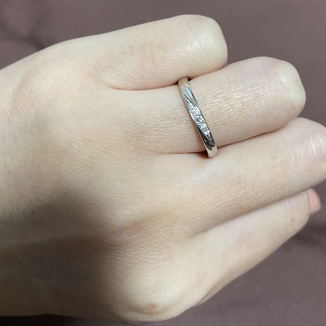 【PILOT BRIDAL(パイロットブライダル)の口コミ】 デザインと耐久性で選びました。パートナーの仕事柄、指輪に傷がついたり…