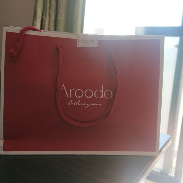 【Aroode(アローデ)の口コミ】 金属アレルギーが起こりにくいものの方が、長期的に身につけるものとして…