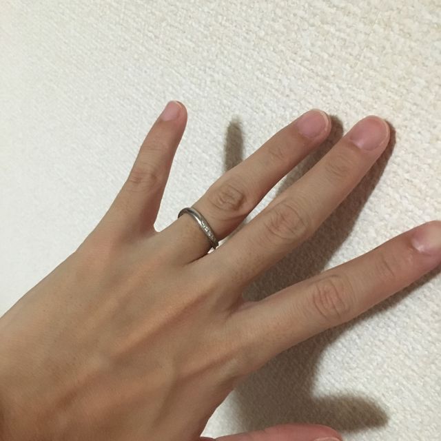 【JEWELRY  KAMATA(ジュエリーかまた)の口コミ】 細めの指輪で着けやすく、指が綺麗に見え、デザインも気に入ったので決め…