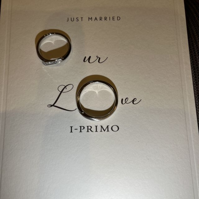 【アイプリモ(I-PRIMO)の口コミ】 あまりないデザインで、輝きもありつつ、婚約指輪との重ね付けが可愛かっ…