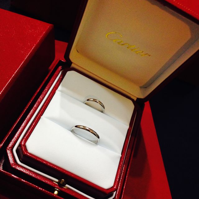 【カルティエ(Cartier)の口コミ】 シンプルで上品なものだと、どんな服装にも合ってさりげなく付けられると…