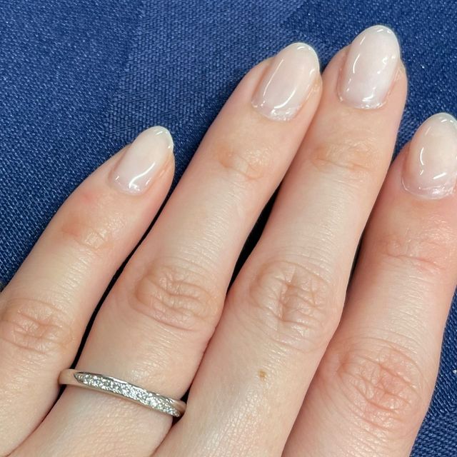 【エクセルコダイヤモンド(EXELCO DIAMOND)の口コミ】 ダイヤモンドの輝きが素晴らしかったことが一番の決め手でした。
リングの…