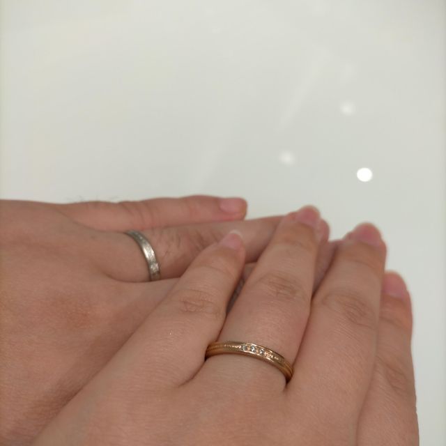 【YUKA HOJO(ユカホウジョウ)の口コミ】 ダイヤが付いているデザインがよかったのですが、キラキラしすぎないもの…