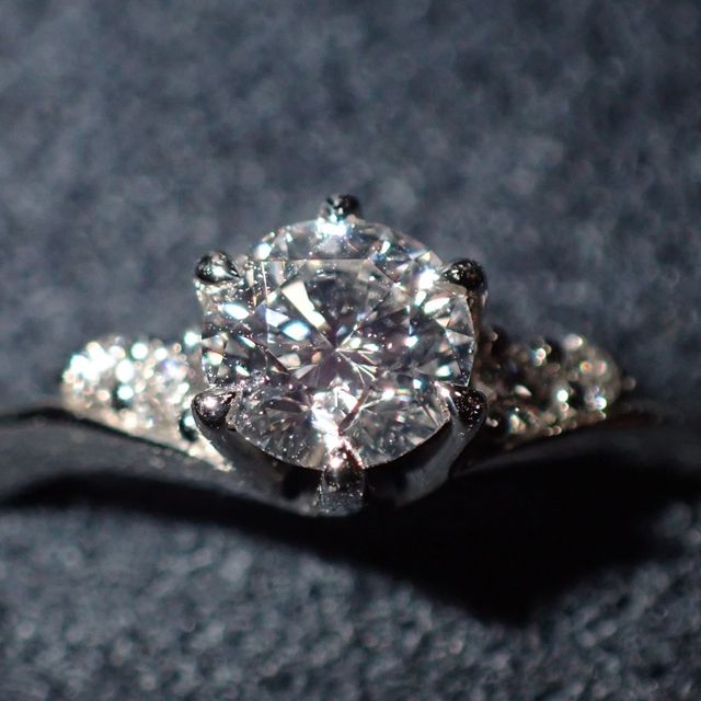 【ラザール ダイヤモンド(LAZARE DIAMOND)の口コミ】 いくつものブランドの中で何ヶ月か探していましたが、他には無いデザイン…