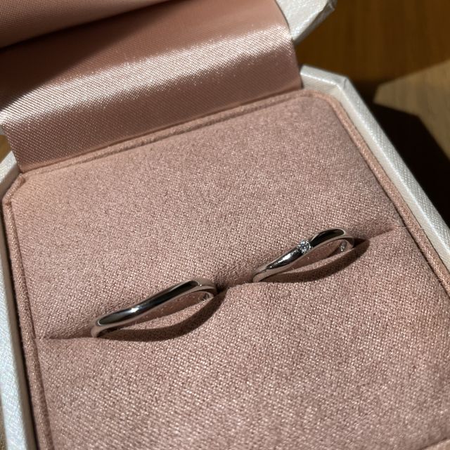 【TRECENTI(トレセンテ)の口コミ】 手にしっくり馴染む感じがしました。
もともとダイヤ3つのデザインでした…