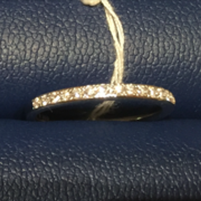 【銀座ダイヤモンドシライシの口コミ】 他のリングよりも細身のデザインで、指が細くて華奢な方に似合うかと思い…