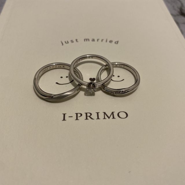 【アイプリモ(I-PRIMO)の口コミ】 色々みて、試着したがウエーブが目に入り、派手すぎないがダイアが沢山入…