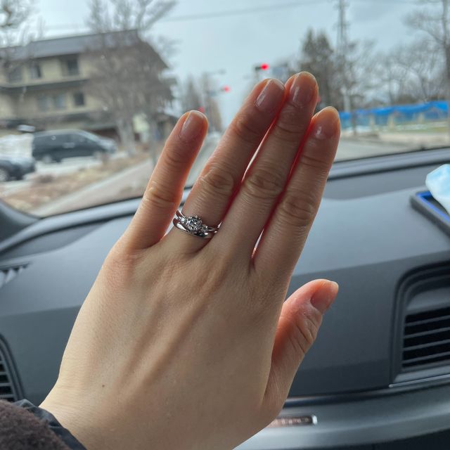 【ENUOVE(イノーヴェ)の口コミ】 様々なデザイン、ブランドの指輪があり、とても迷いました。一番最初に見…