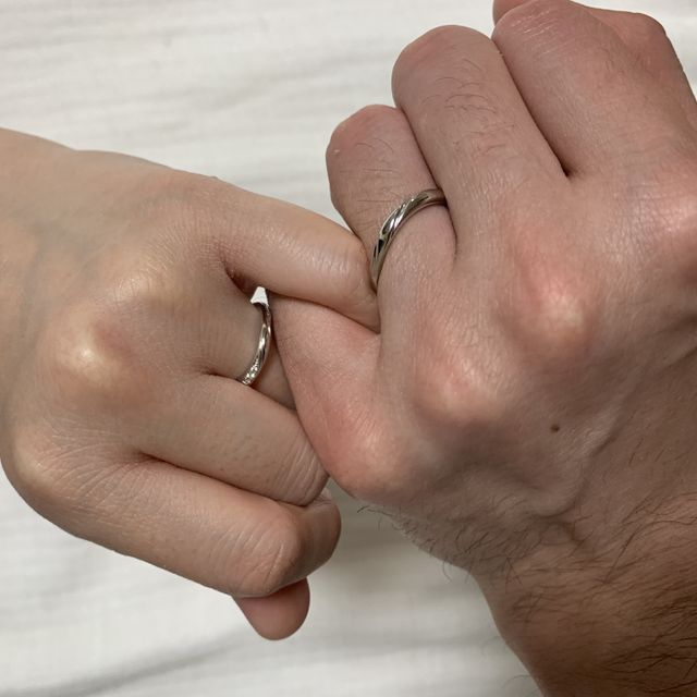 【ラザール ダイヤモンド(LAZARE DIAMOND)の口コミ】 指輪のデザインは派手なものではなく、シンプルで飽きないデザインを探し…