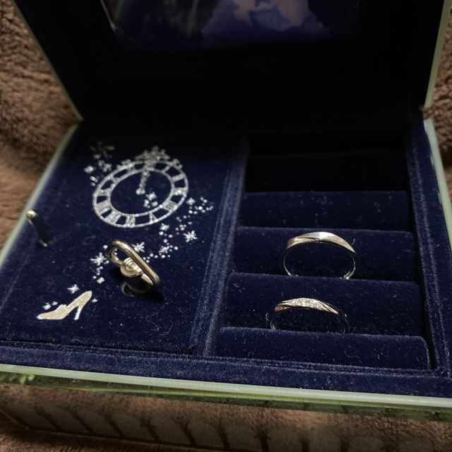 【Disney Cinderella(ディズニー シンデレラ)の口コミ】 指の関節がゴツゴツしているので、太さを色々試着しました！細すぎず太す…